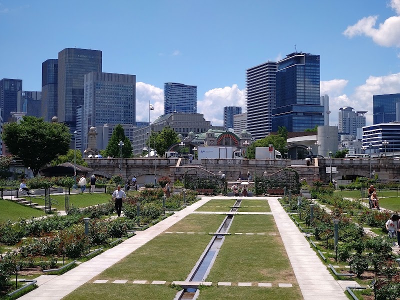 Nakanoshima Rose Garden