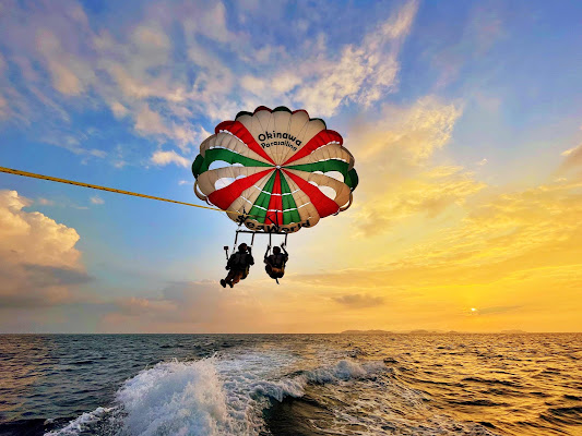 Parasailing Onna Village