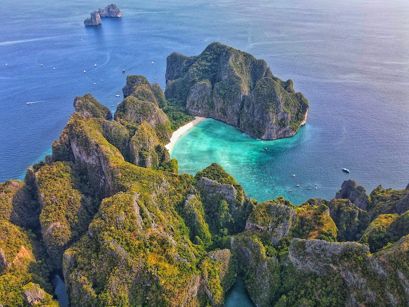 Phi Phi & Maya Bay Day Trip