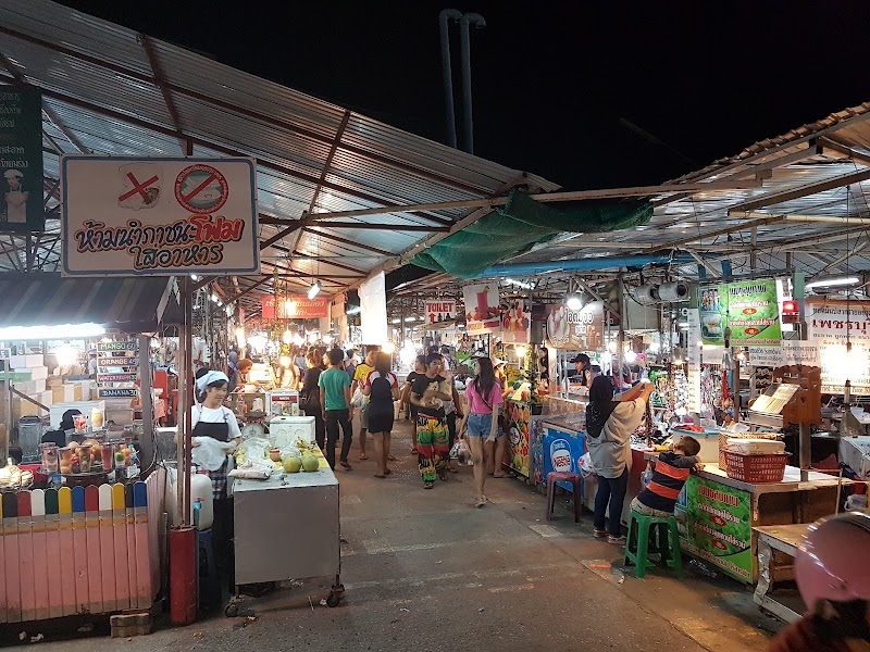 Phuket Weekend Market (Naka)