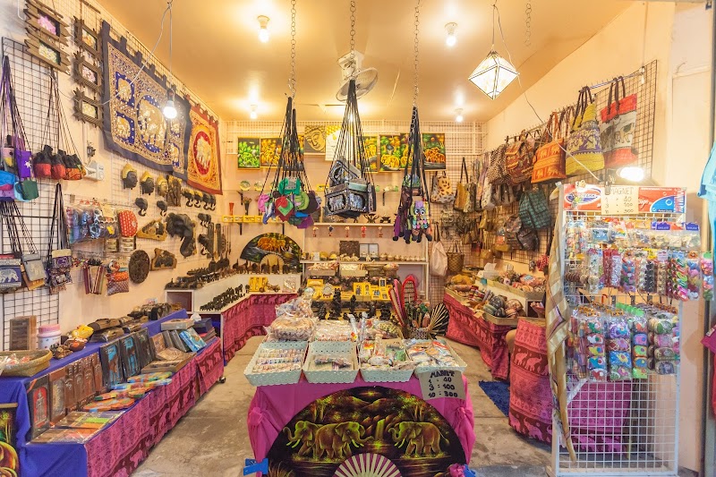 Phuket Weekend Market (Naka)