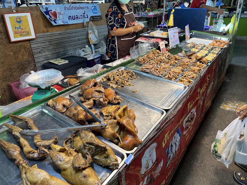 Phuket Weekend Market (Naka)