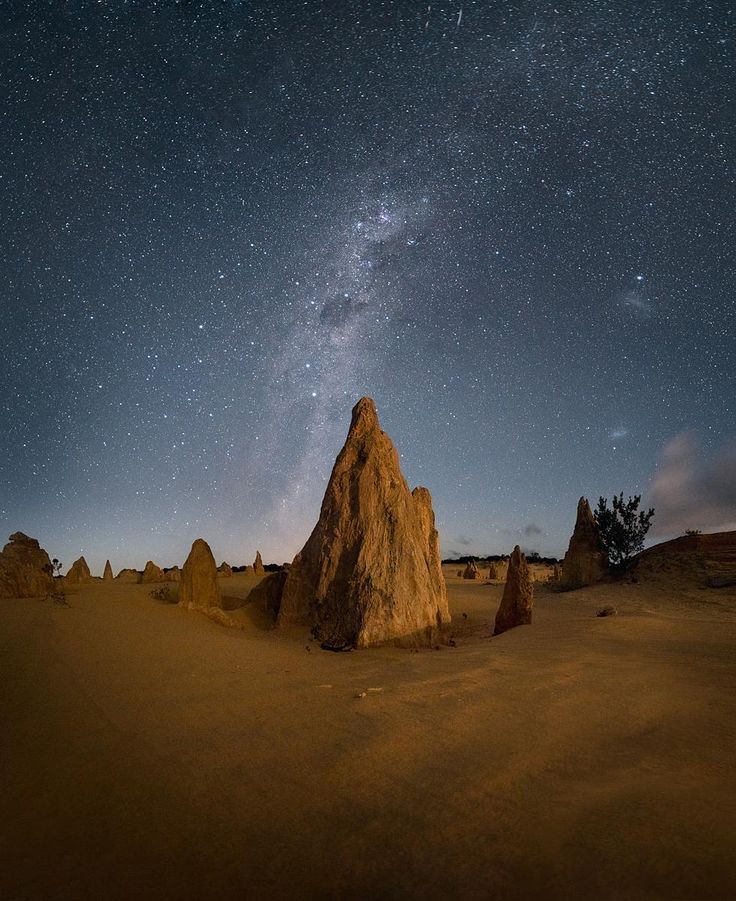Pinnacles Desert