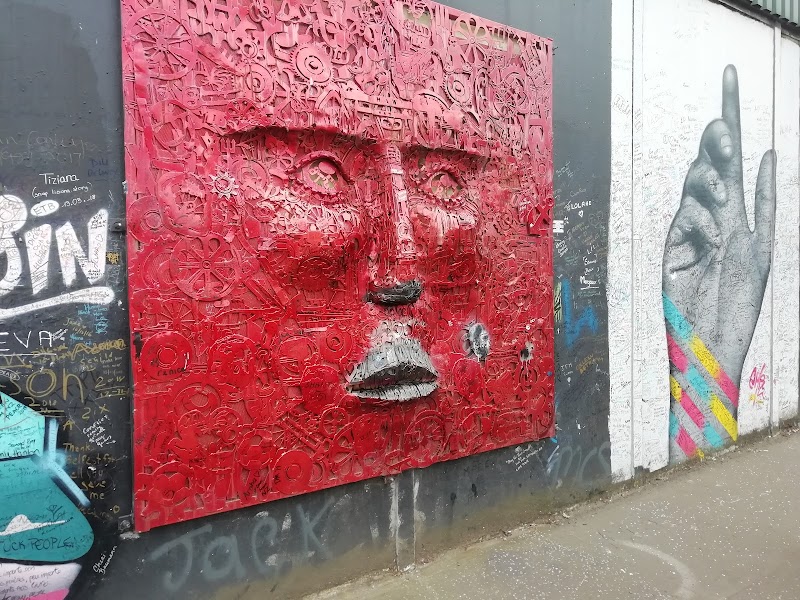Political Murals & Peace Walls