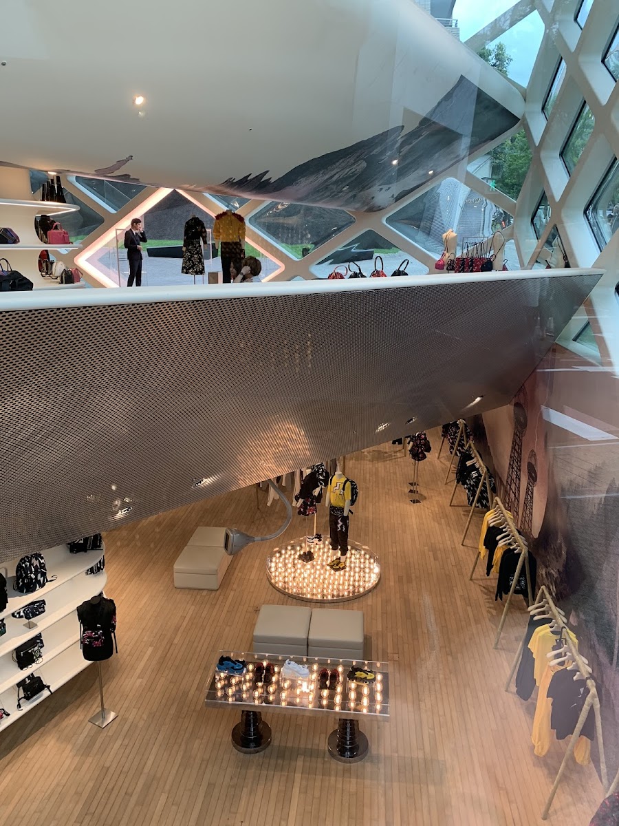 Prada Aoyama