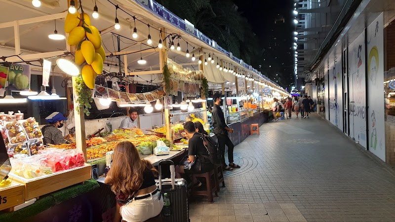 Pratunam Market