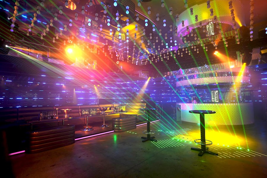 Roppongi Crossing Bar Scene