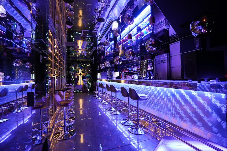 Roppongi Crossing Bar Scene