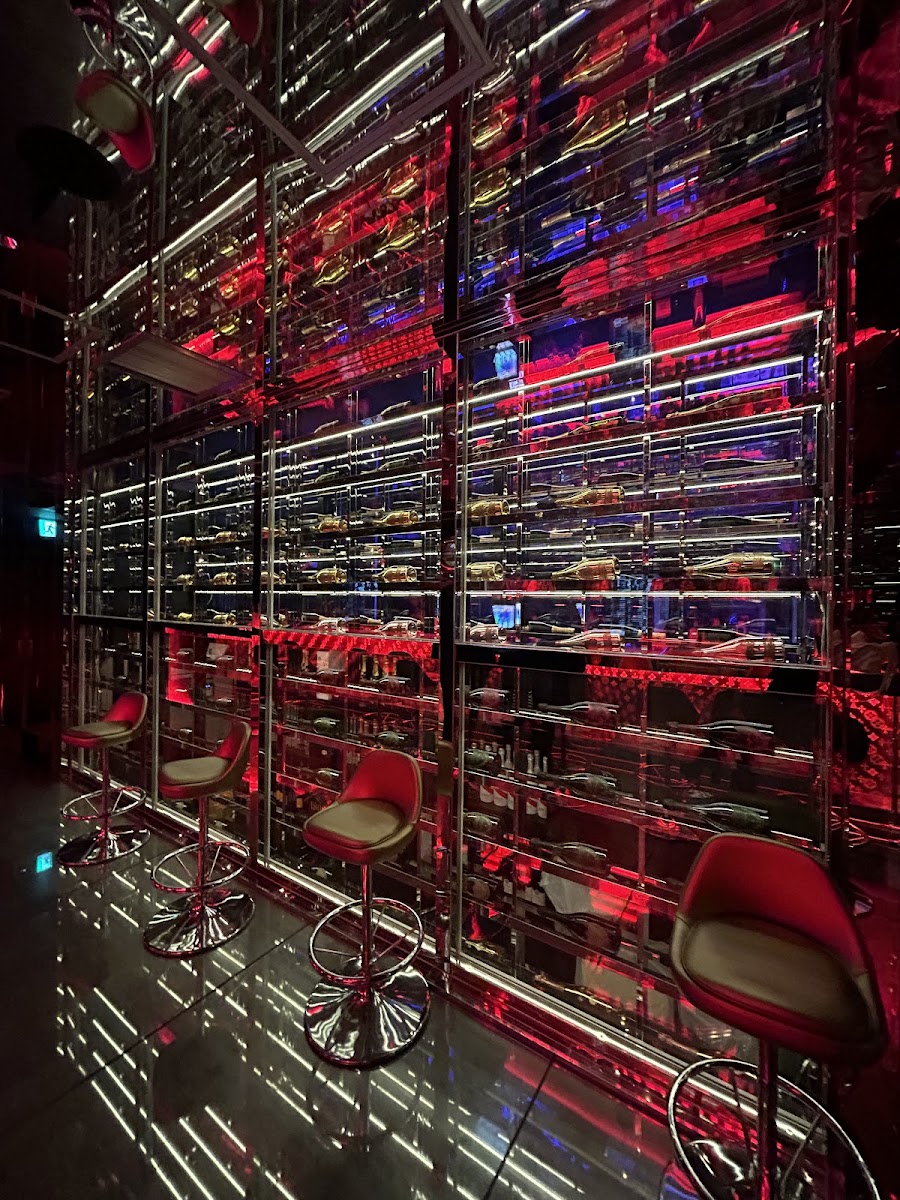 Roppongi Crossing Bar Scene