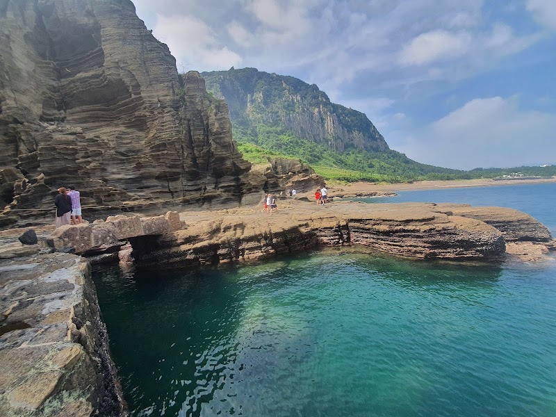 Sanbangsan Mountain & Yongmeori Coast