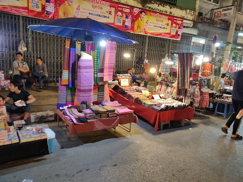 Saturday Walking Street (Wualai)