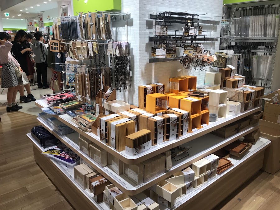 Seria 100-Yen Shop