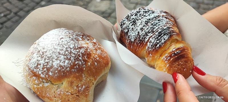 Sfogliatella at Pintauro