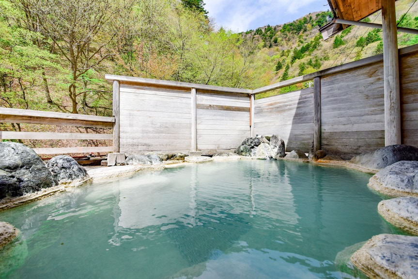 Shirahone Onsen Guesthouse