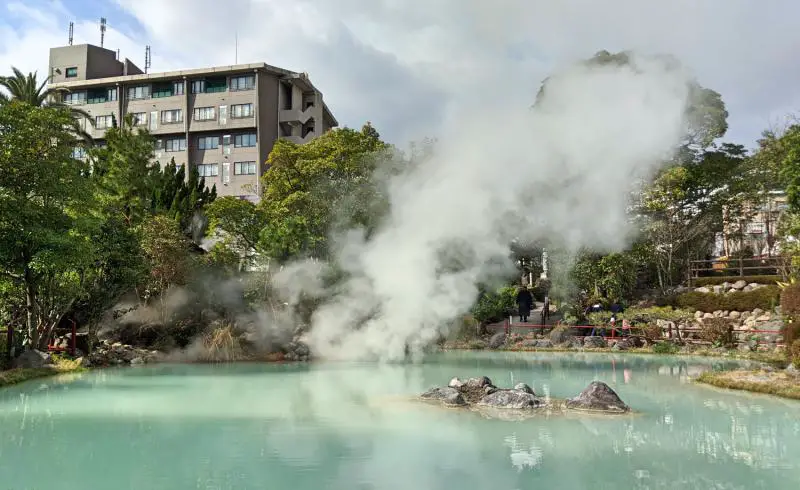 Shiraike Jigoku (White Pond Hell)