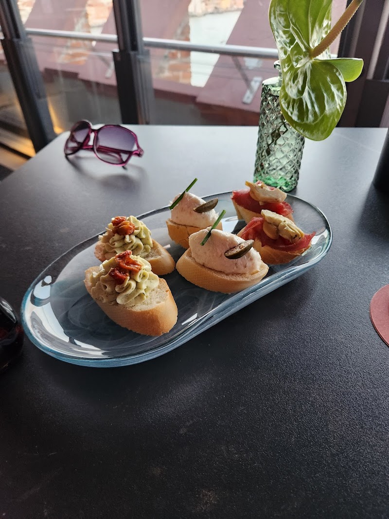 Skyline Rooftop Bar