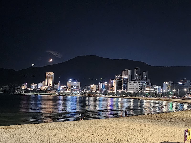 Songjeong Beach