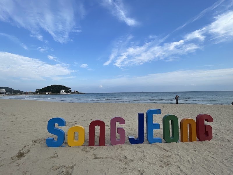 Songjeong Beach