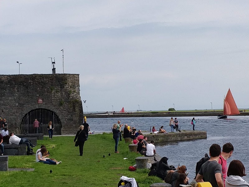 Spanish Arch & Long Walk