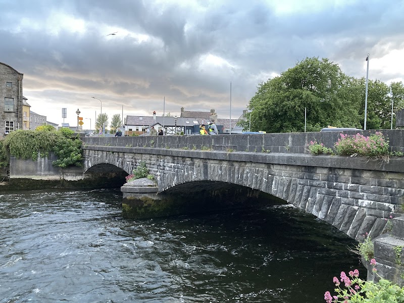Spanish Arch & Long Walk
