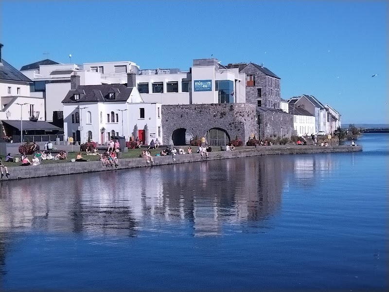 Spanish Arch & Long Walk