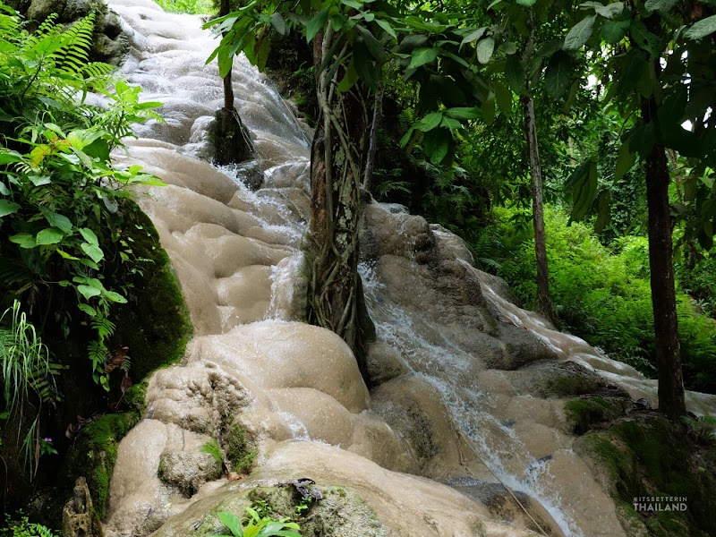 Sticky Waterfalls (Bua Tong)