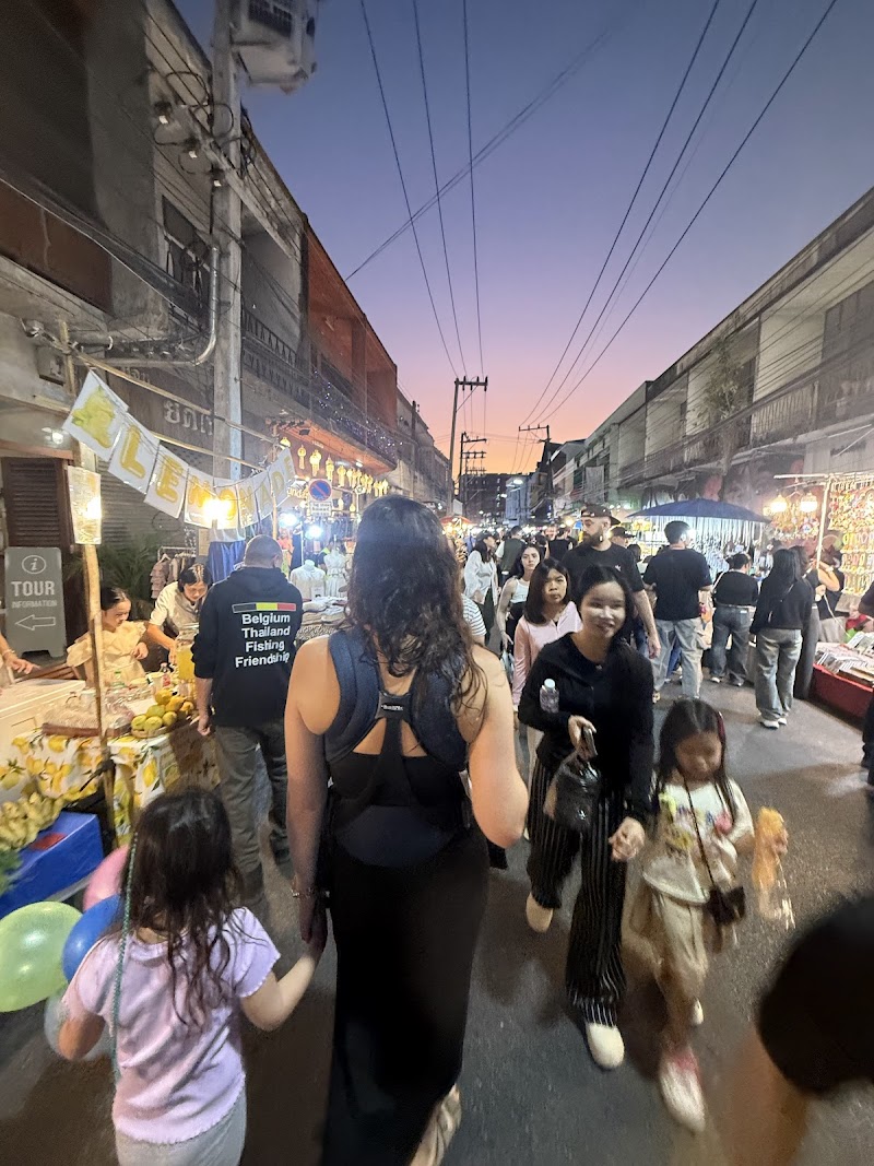 Sunday Walking Street