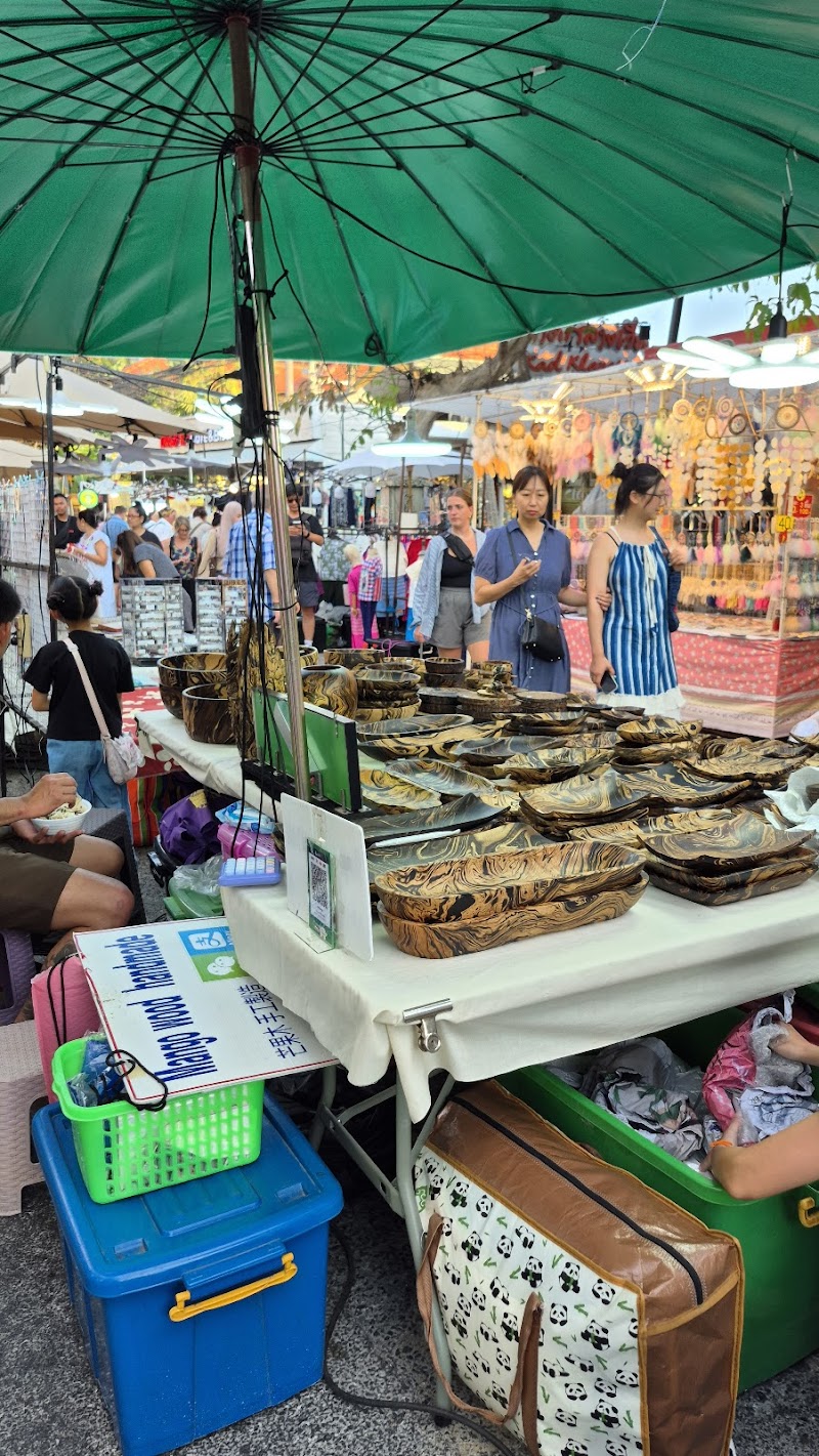 Sunday Walking Street