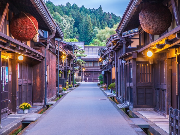 Takayama Senbe Shop