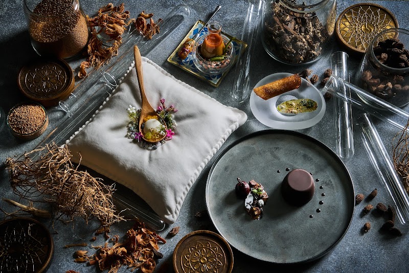Tapas Molecular Bar