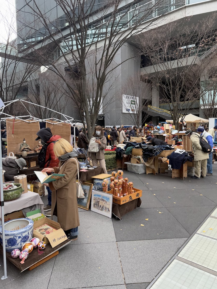 Togo Shrine Antique Market