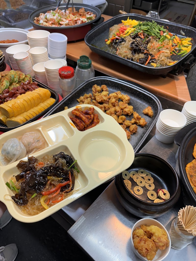 Tongin Market (Lunch Box Café)