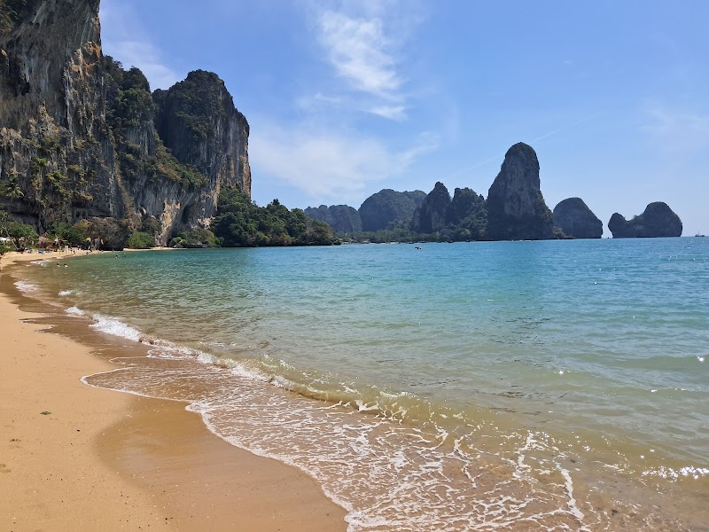 Tonsai Beach