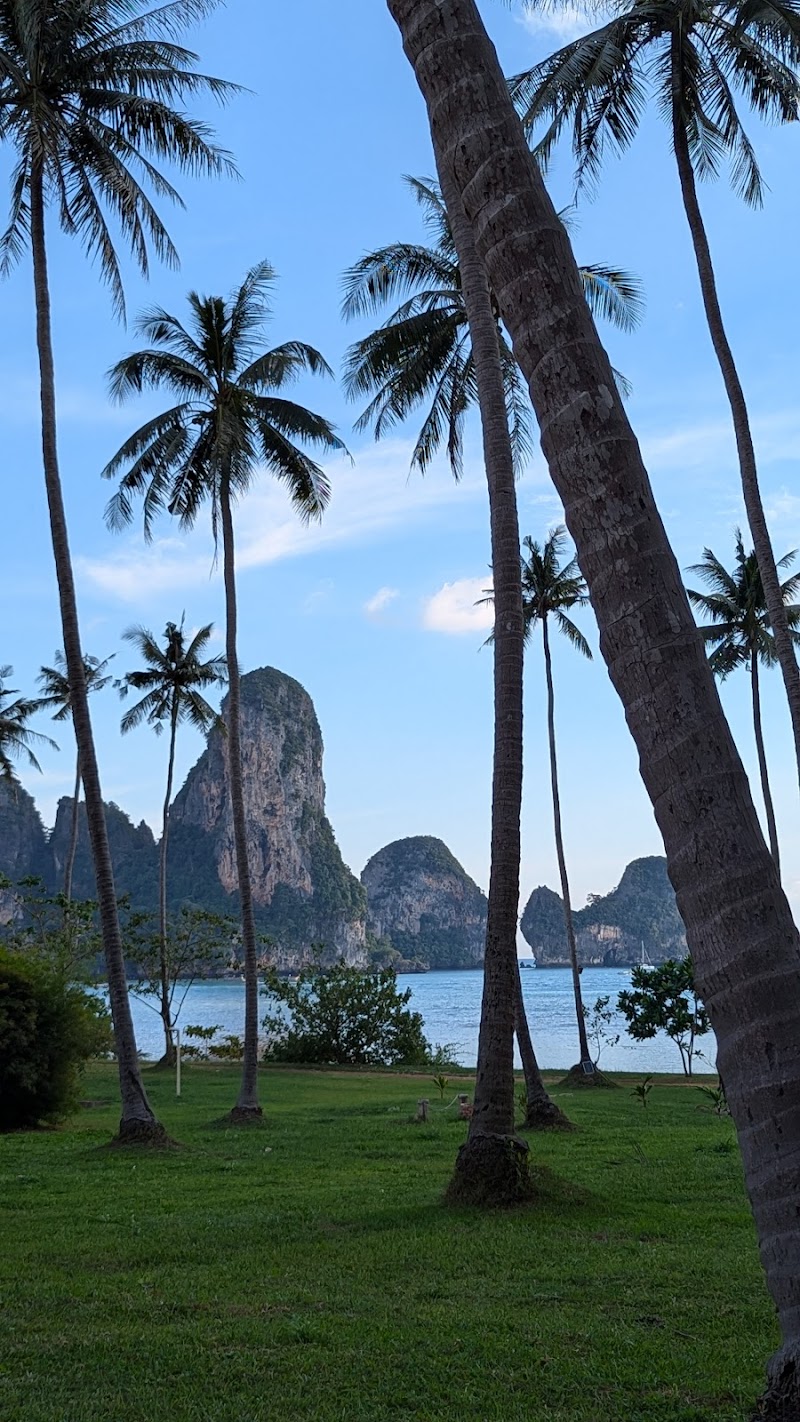 Tonsai Beach