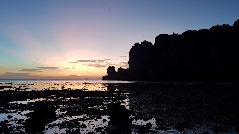Tonsai Beach