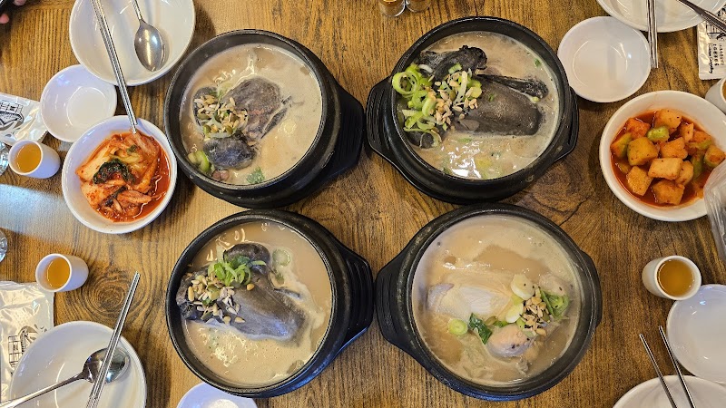 Tosokchon Samgyetang