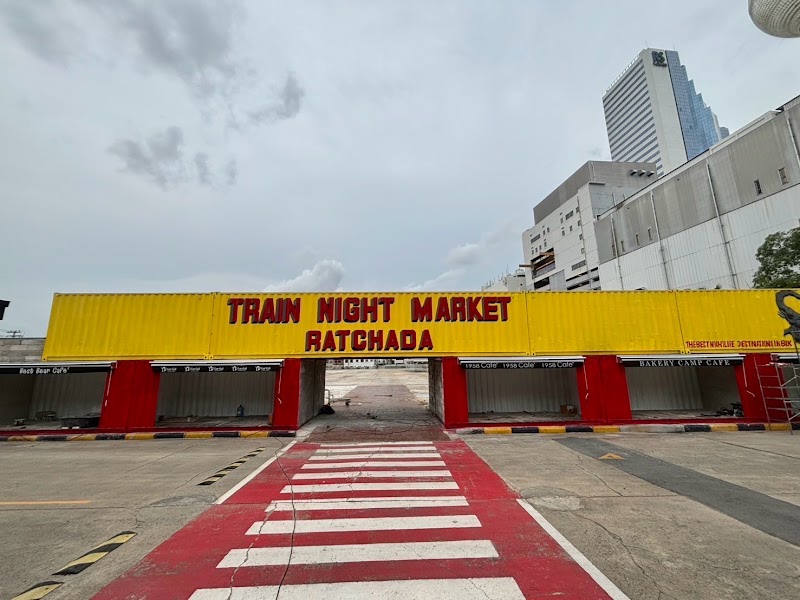 Train Night Market Ratchada
