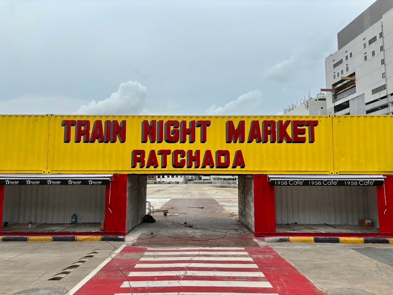 Train Night Market Ratchada