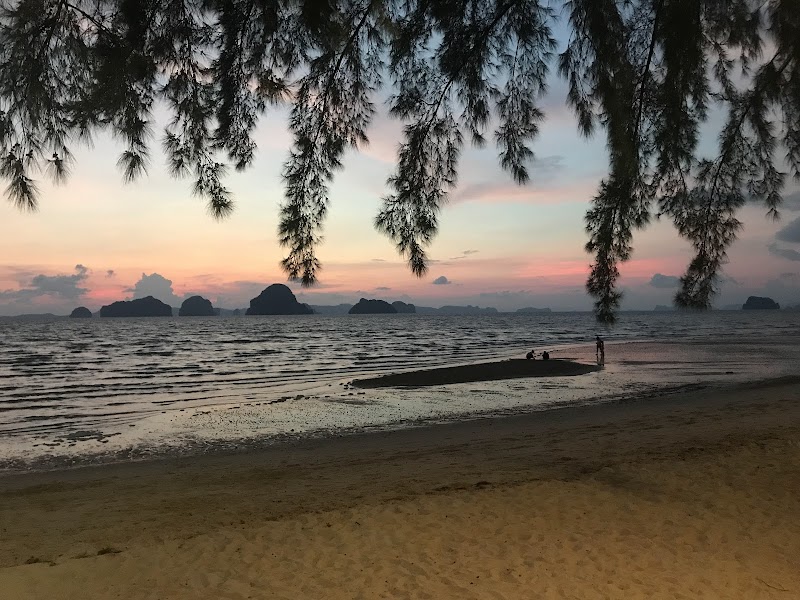 Tubkaek Beach