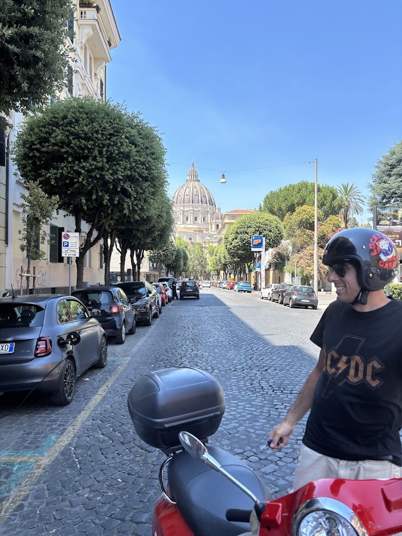 Vespa Tour of Rome