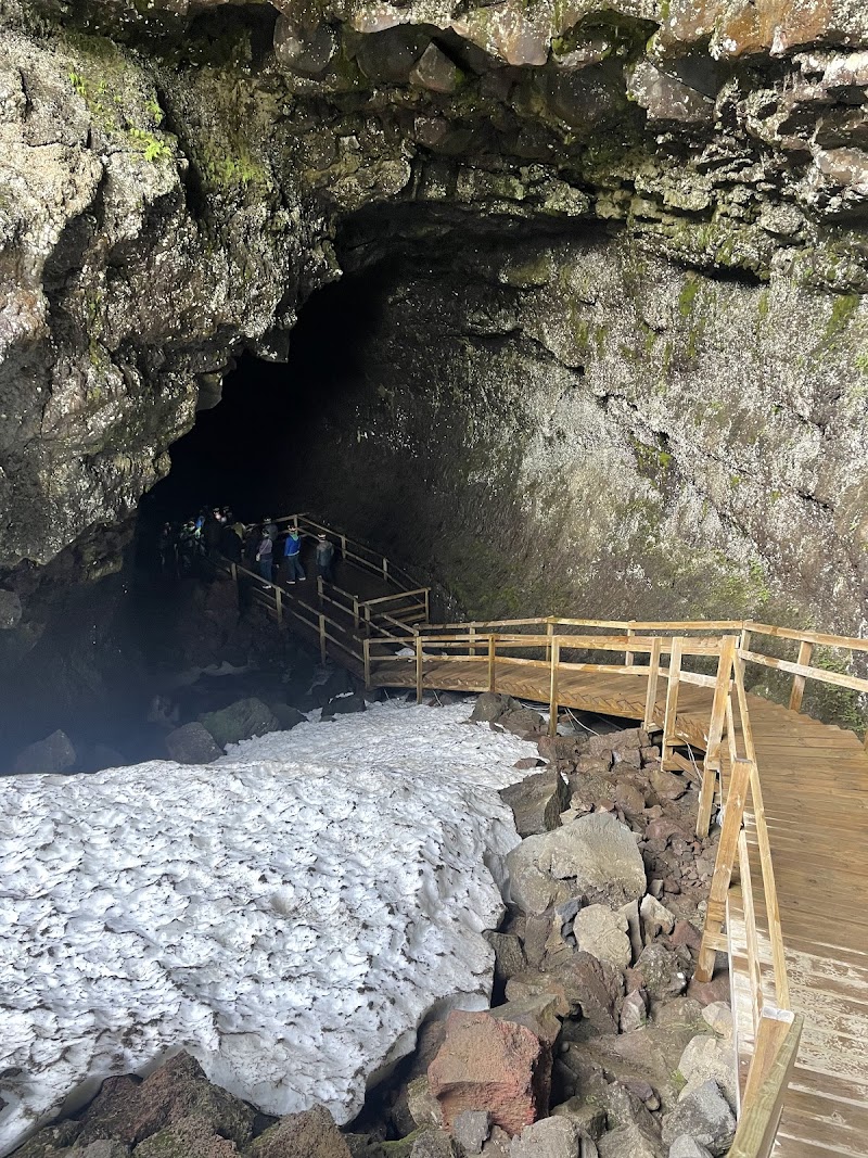 Víðgelmir Lava Cave