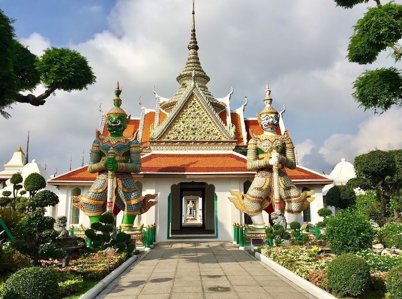 Wat Arun (Temple of Dawn)