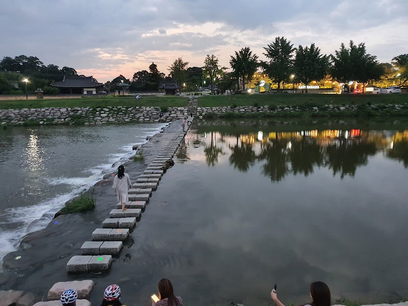 Wolseong (Moon Castle)