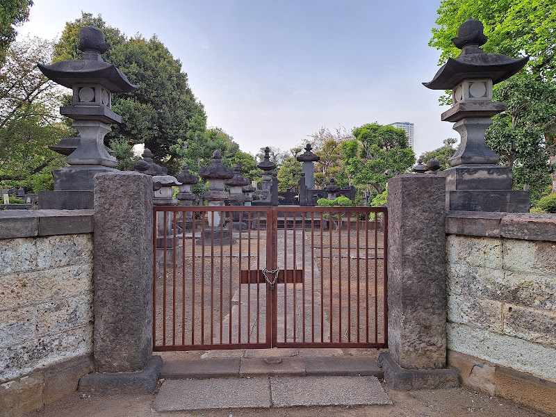 Yanaka Cemetery
