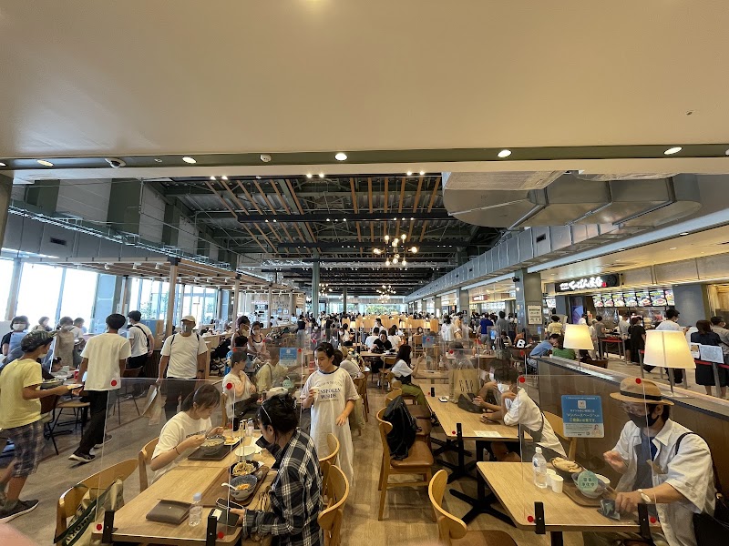 Yokohama Bayside Outlet