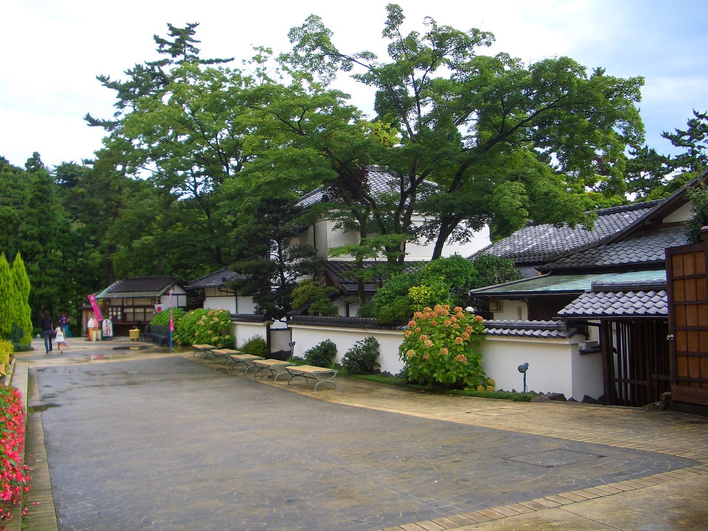 Yunessun Spa Resort