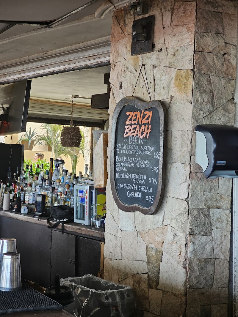 Zenzi Beach Bar